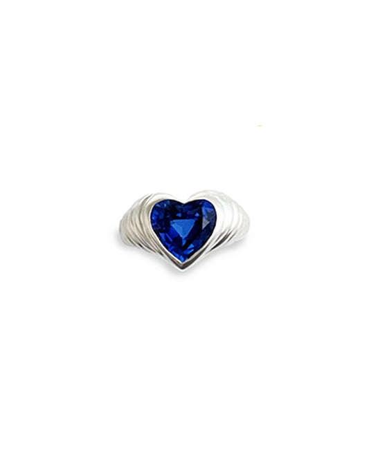 Saphire Ribbed Heart Ring